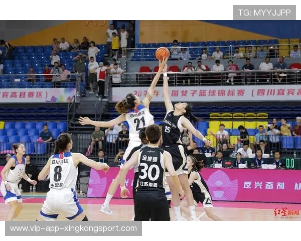 四川女篮火力全开：以激情与实力再创辉煌