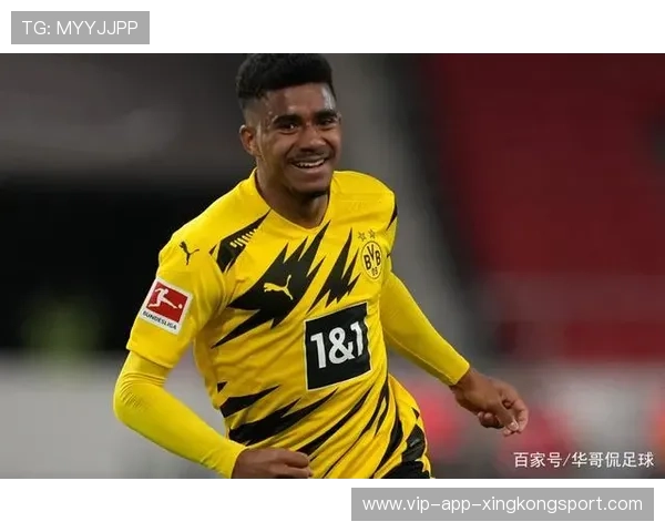 多特青训新秀替补登场即有表现——绿茵未来之光在替补席发光